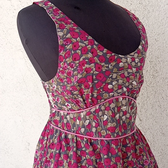 Women's floral knee length sundress with roses - Picture 6 of 6